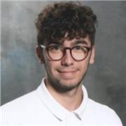 Étudiant en première année en sciences du langage et d'origines espagnoles